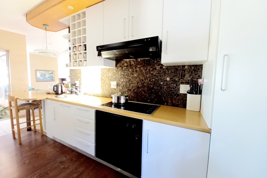 5 Bedroom Property for Sale in Bluewater Bay Western Cape